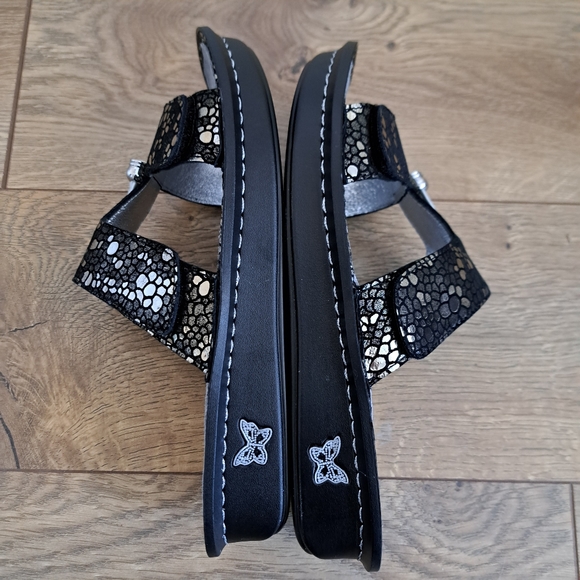 Alegria Pen 780X Mosiac Metallic Slide Sandals - Picture 5 of 10